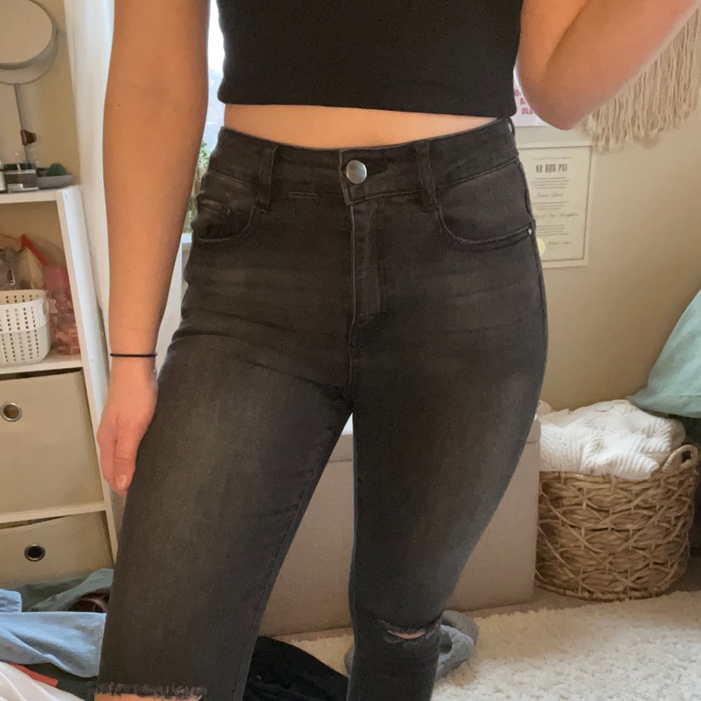 Black ripped skinny jeans